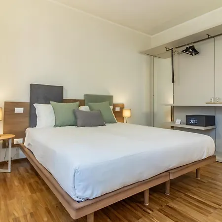 Il Faro Luxury & Lounge لا سبيتسْيا